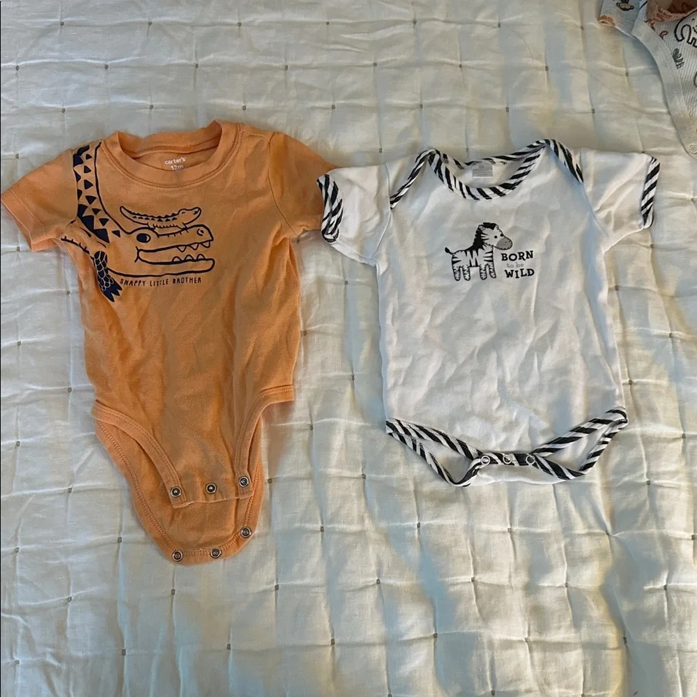 11 piece 12mo. Cute Baby Boy Animal themed Clothes (040) - Picture 12 of 16